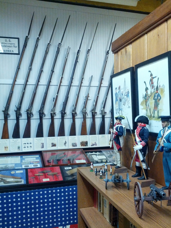 The Military History Association of Rochester had it own exhibit at the venue. There had tons of original artifacts from the War of 1812 all the way to the Korea War. Miniatures, guns, uniforms... You name it!